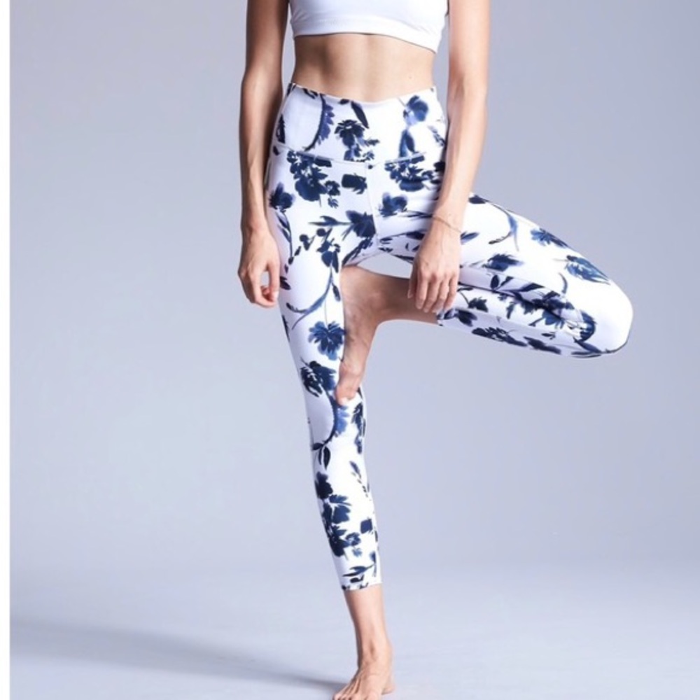 Athleta White Water Flower Leggings Tight 7/8 XS